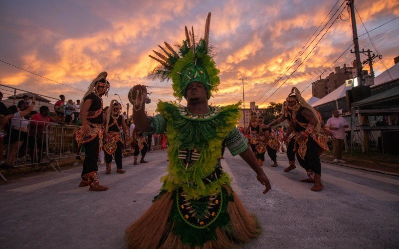 Imperadores do Sul no desfile do carnaval de 2024 em São Leopoldo