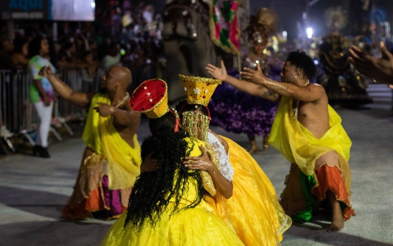 Acadêmicos Verde e Rosa no desfile de carnaval 2024