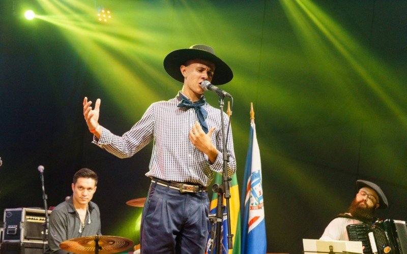 Acampamento da CanÃ§Ã£o Nativa no Rodeio de Campo Bom