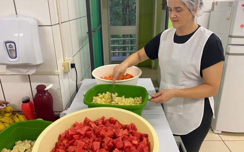 Grande parte do lanche escolar do municÃ­pio Ã© produzido por agricultores da cidade de Dois IrmÃ£os