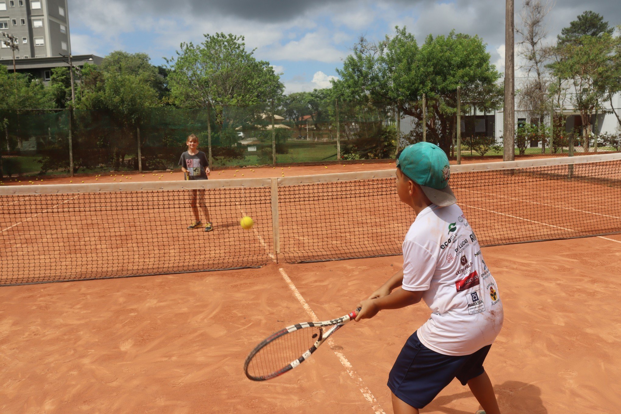 Projeto Boleiros no SÃ£o Leopoldo TÃªnis Clube - turma da prÃ©-equipe, Manuela e Arthur