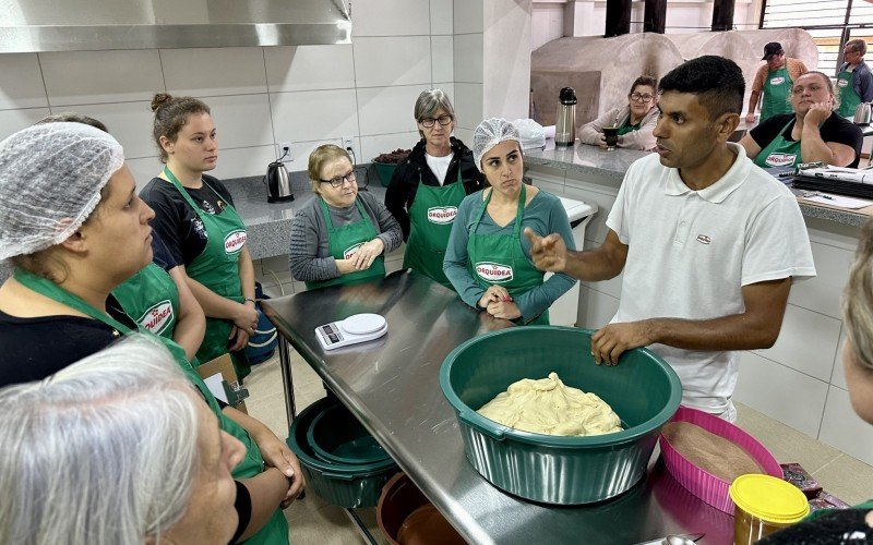 MÃªs tem sido de treinamentos e ajustes para iniciar a venda de cucas e pÃ£es quentinhos