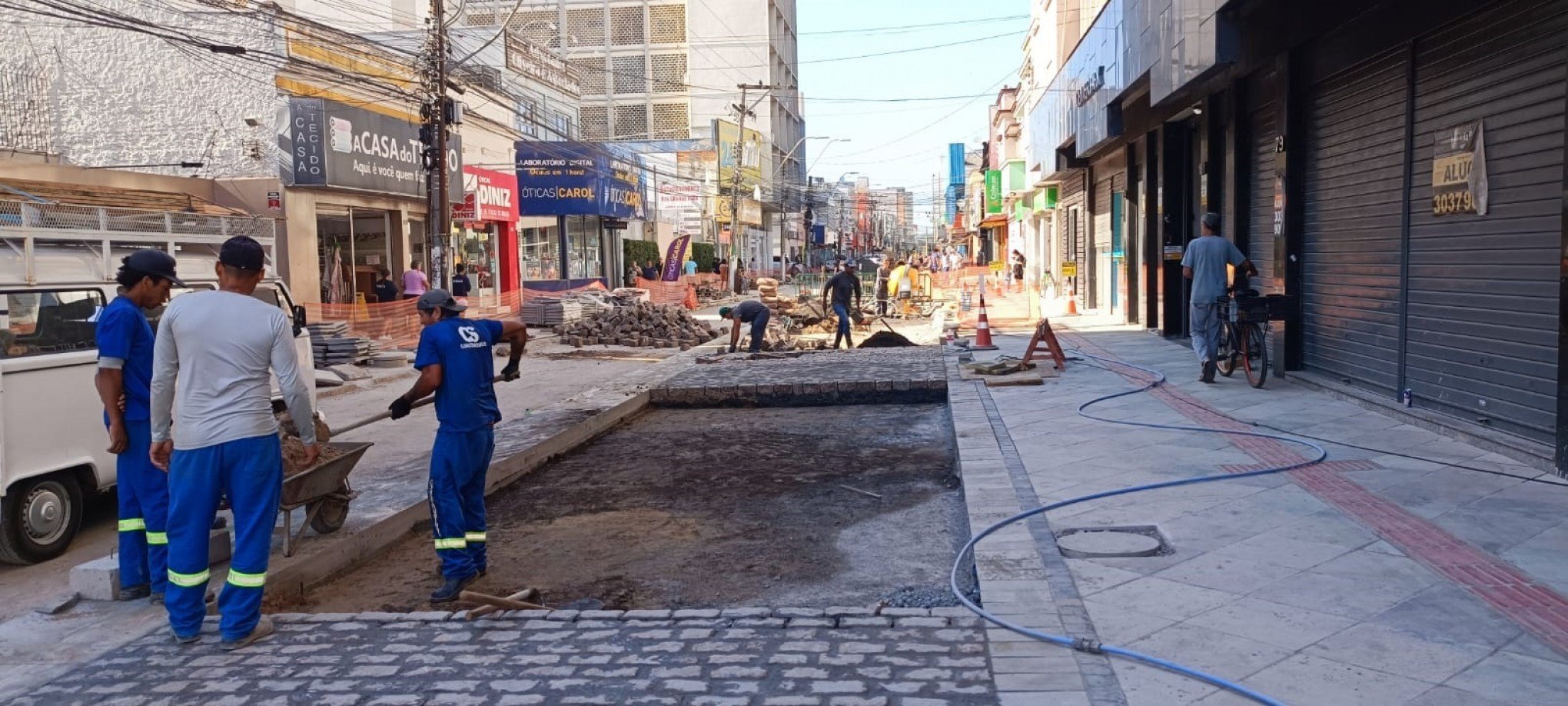 Andamento das obras na Rua IndependÃªncia na primeira quadra - 07/03