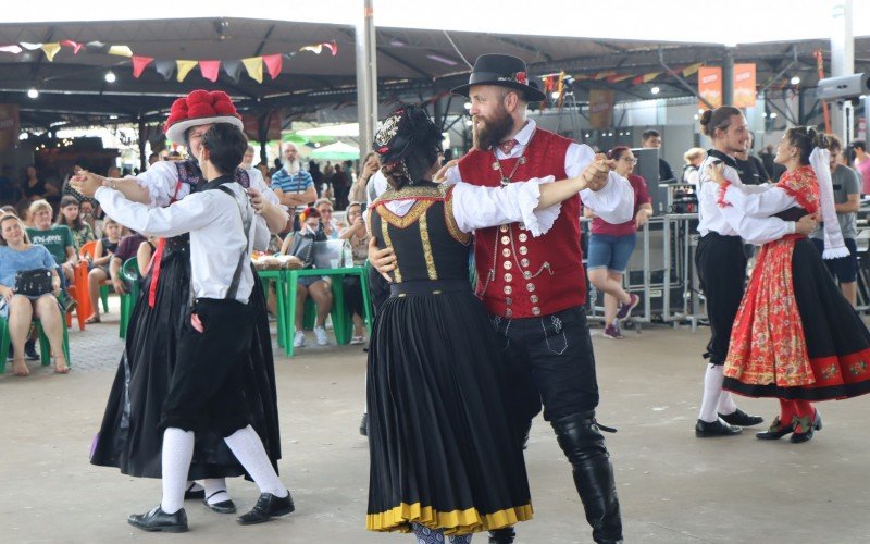 Festival de Grupos de DanÃ§as FolclÃ³ricas AlemÃ£s