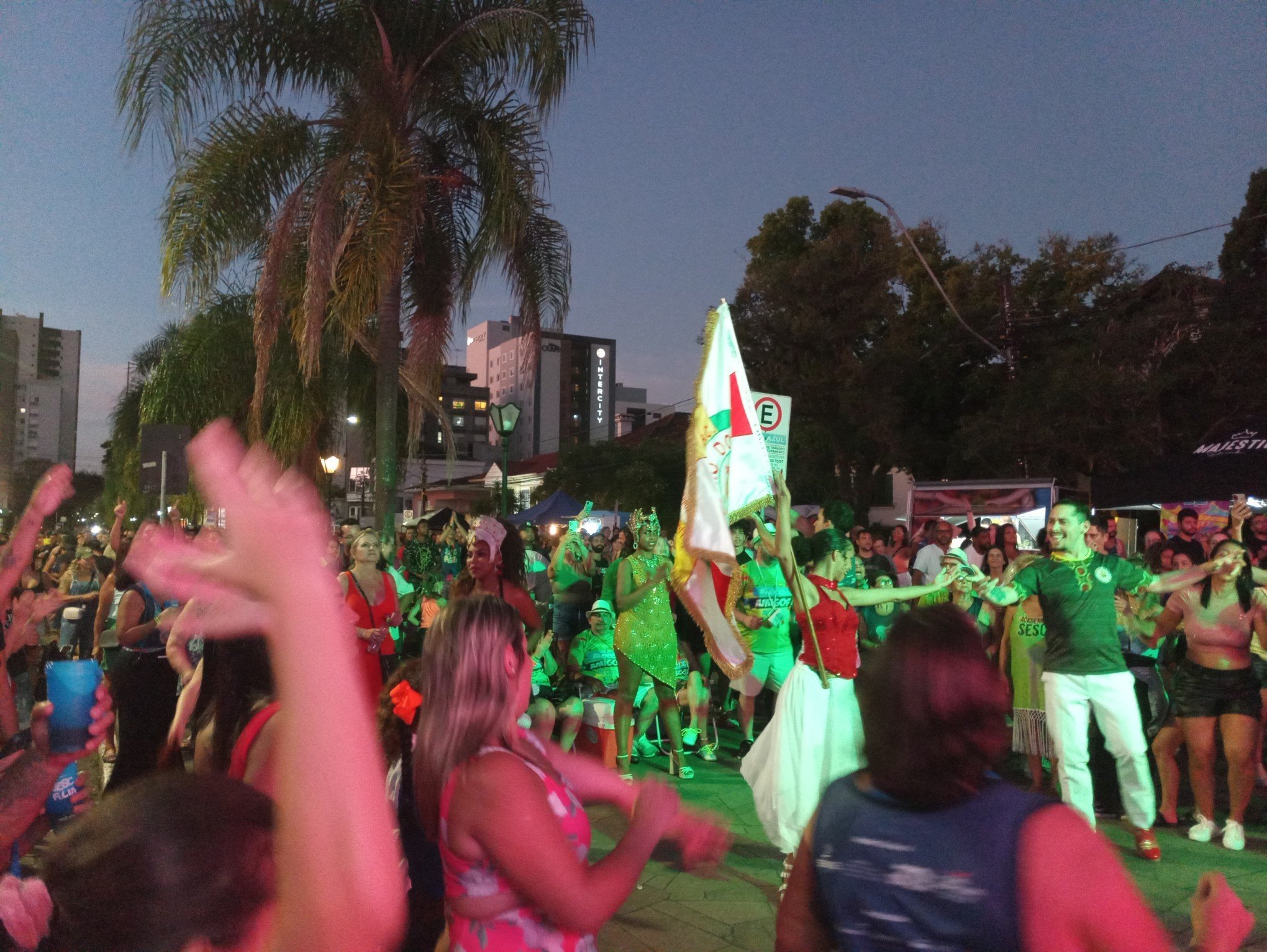 Sesc Folia divertiu o pÃºblico na Rua IndependÃªncia