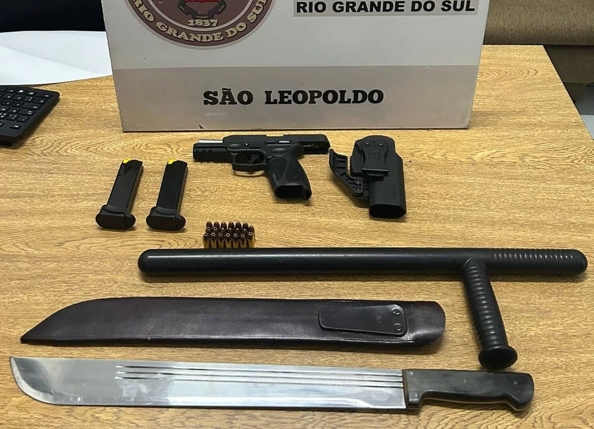 Motorista é preso após disparar tiros em avenida de São Leopoldo