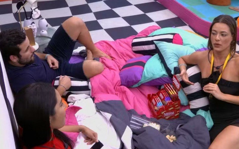 No BBB 24, Beatriz, Matteus e Isabelle conversam no quarto do líder | abc+