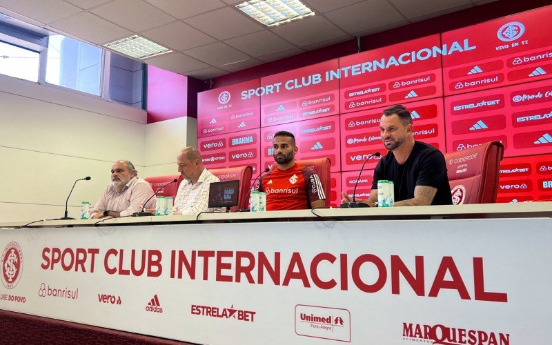 Thiago Maia foi apresentado nesta segunda-feira | abc+