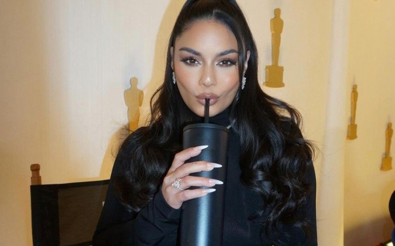 Vanessa Hudgens anunciou a gravidez durante o tapete vermelho do Oscar 2024 | abc+