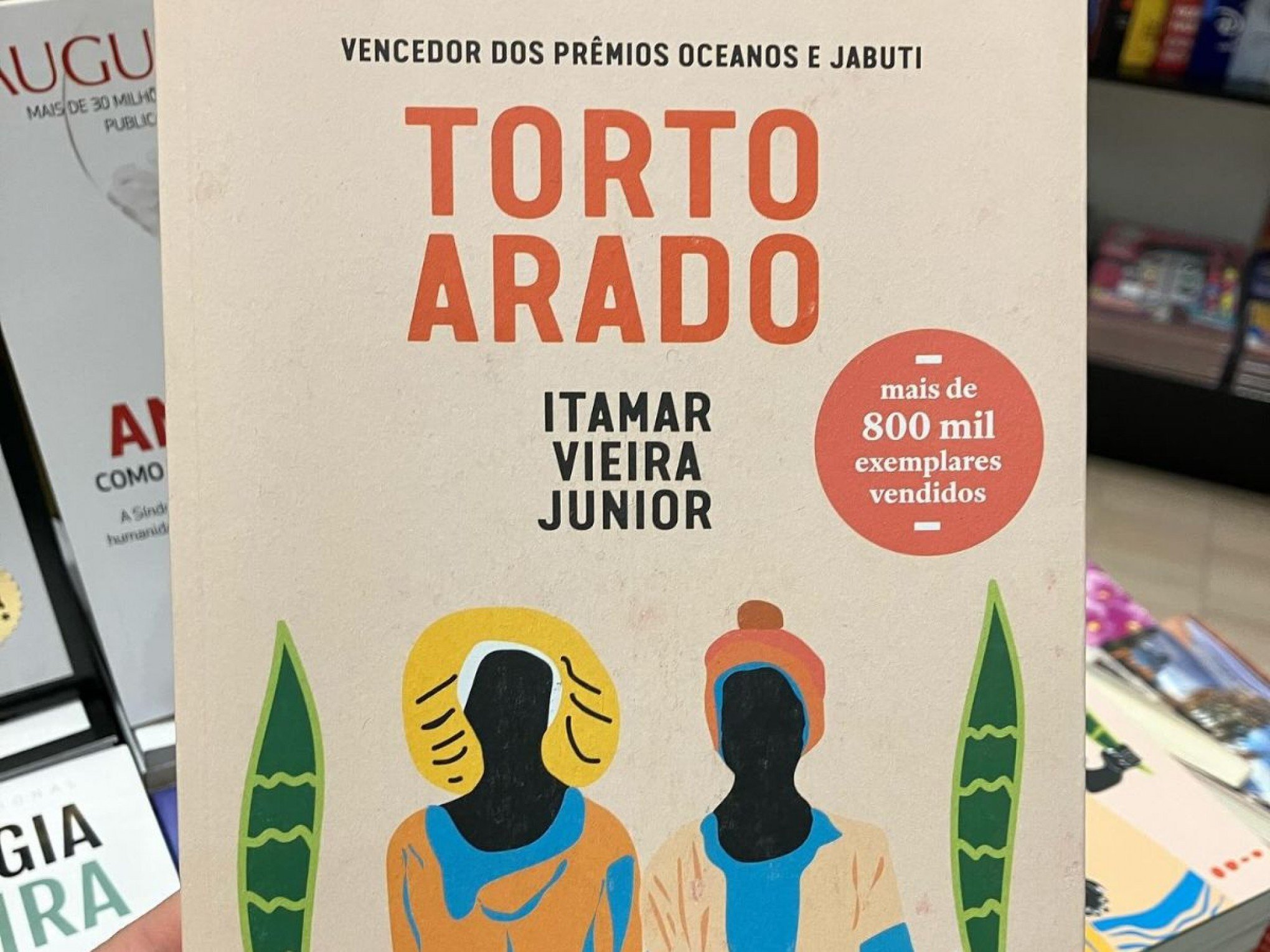 Livro Torto Arado, de Itamar Vieira Junior, é indicado ao International Booker Prize