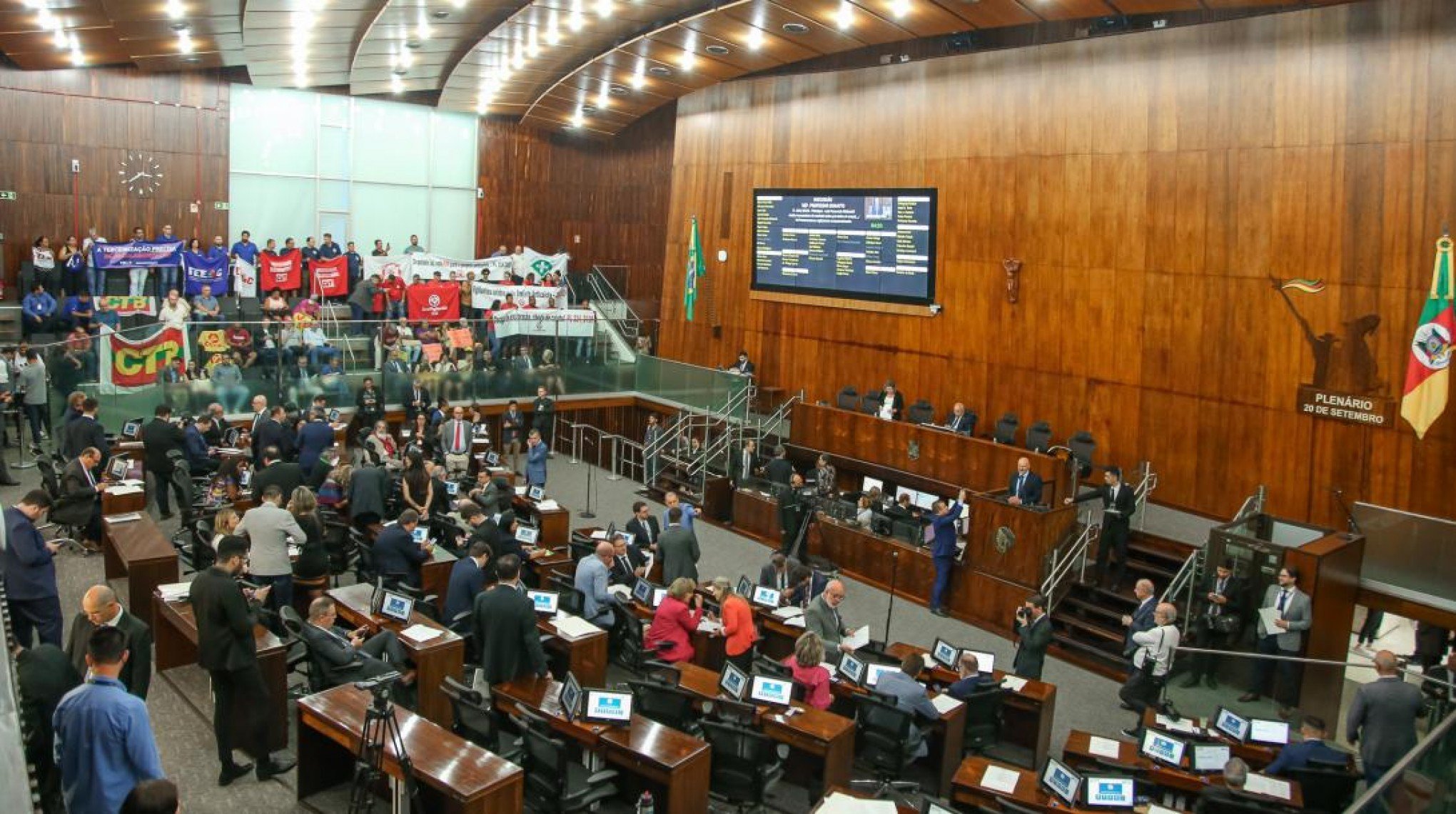 Reajuste de 3,62% no piso do magistério gaúcho é aprovado na Assembleia Legislativa