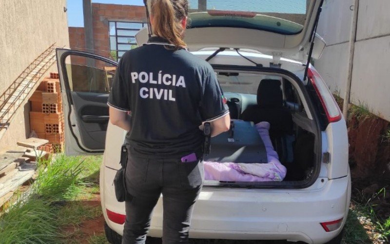 Carro usado por suspeito para cometer furtos foi achado e identificado pela polícia