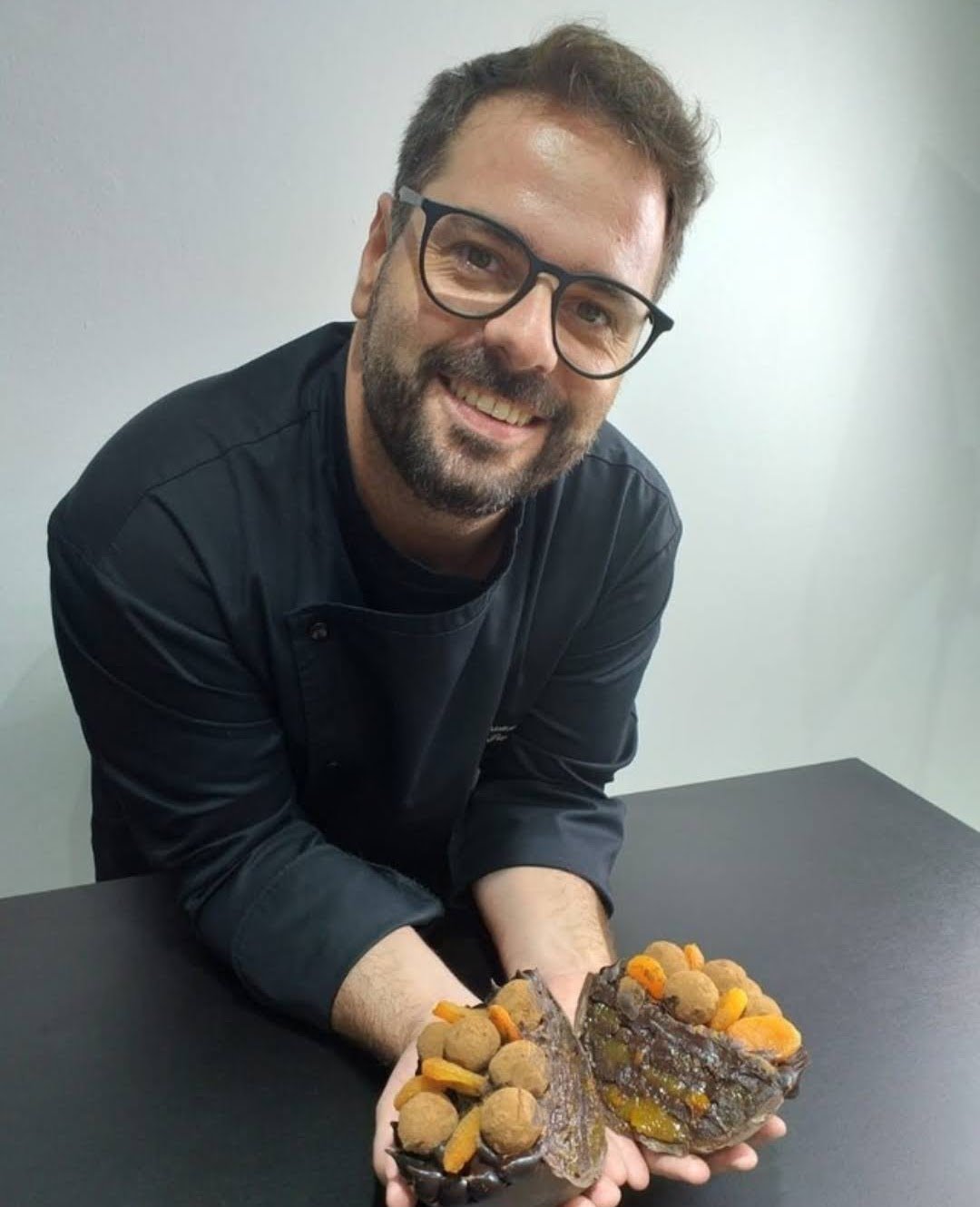 Chef Cristiano Schuck e o recheio de damasco com chocolate | abc+