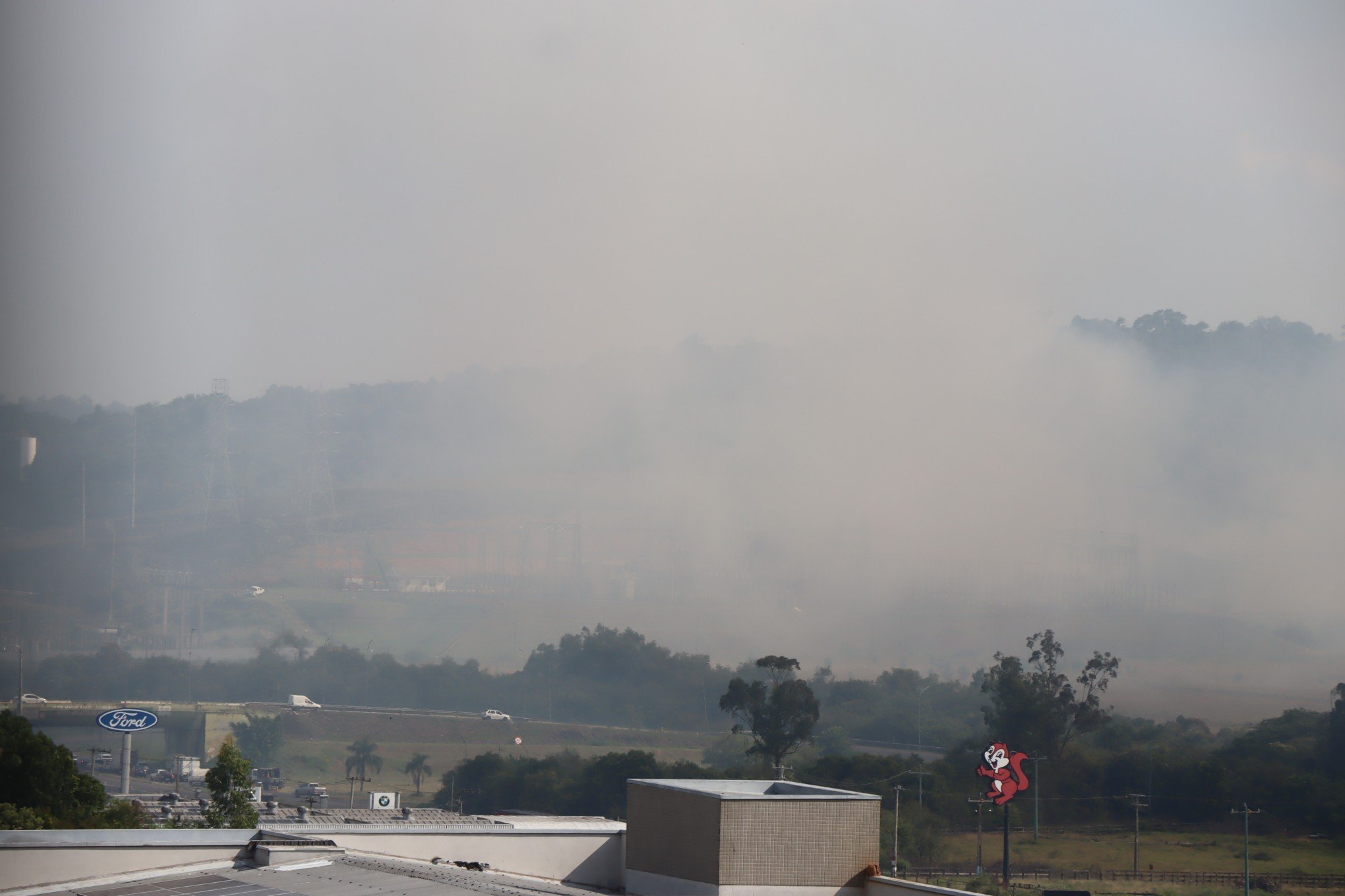 BR-116: Incêndio em vegetação é combatido após oito horas