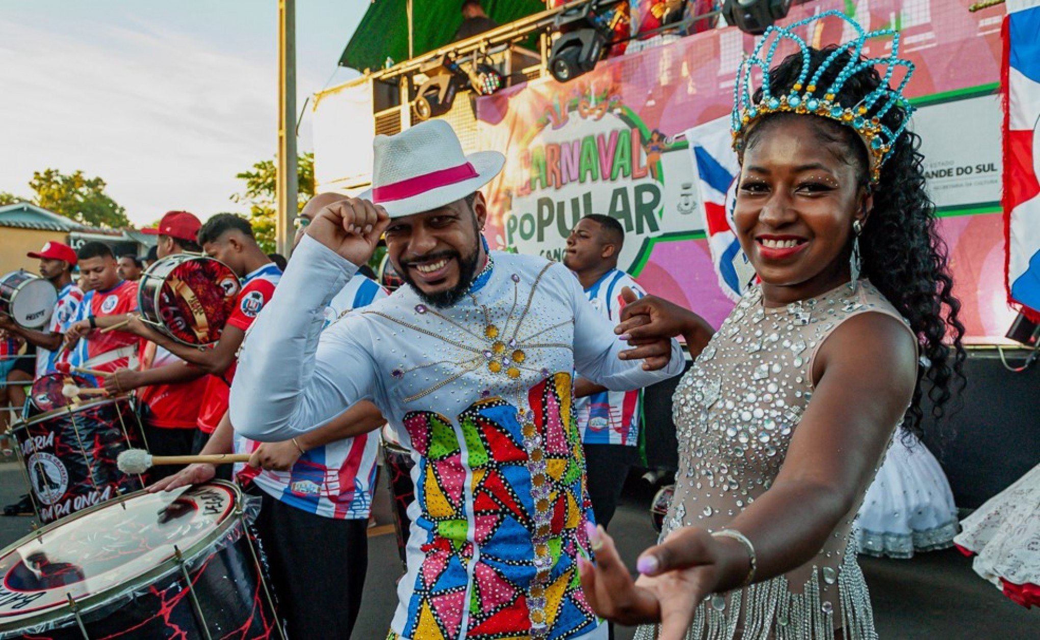 NOITE DE HARMONIA: Final de semana será de folia para quem gosta de carnaval em Canoas