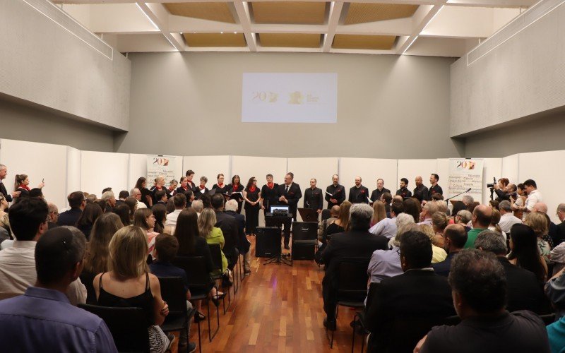 ApresentaÃ§Ã£o do maestro Diego Schuck e do grupo musical Porto Alegre Consort