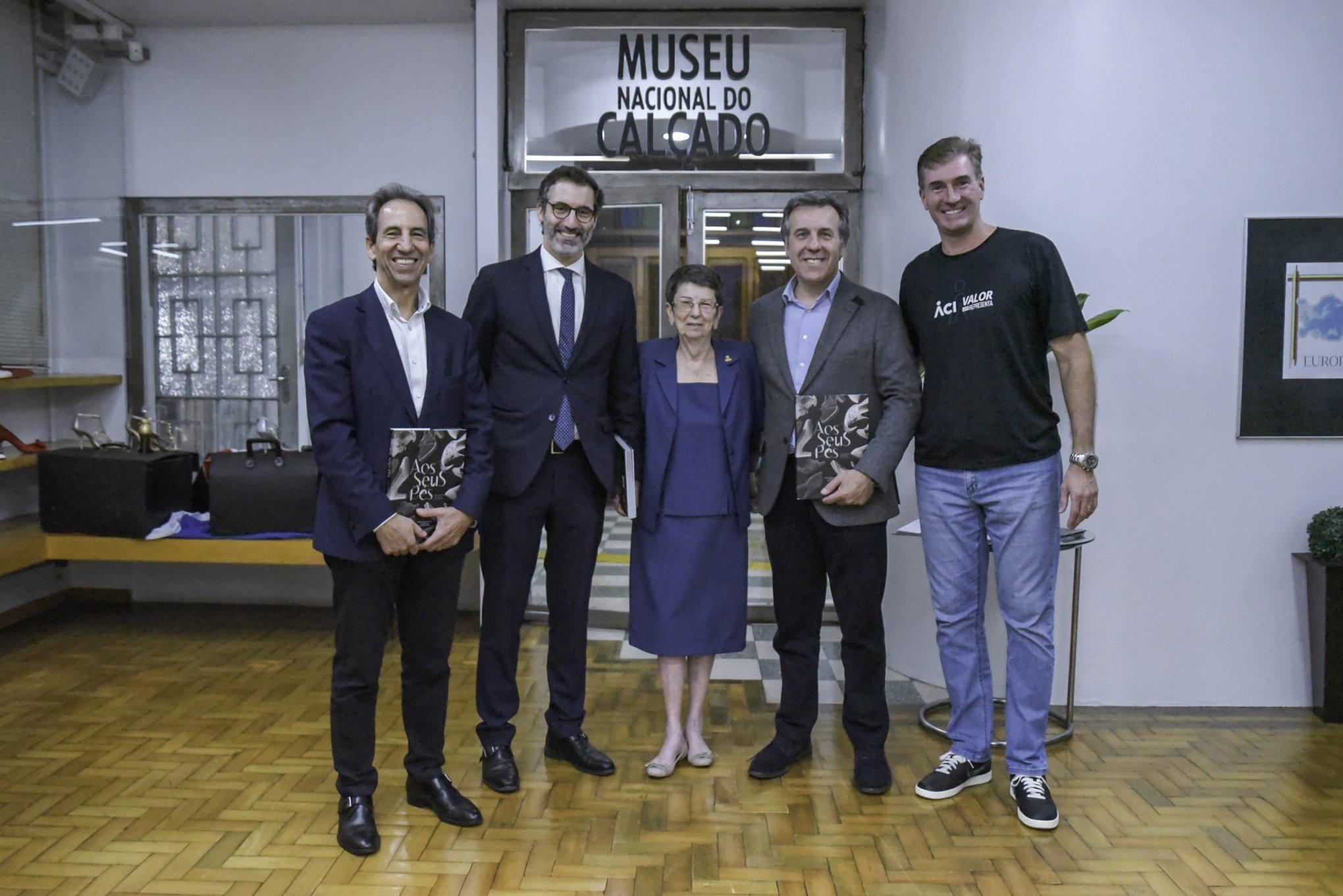 FIMEC 2024: Portugueses visitam Museu Nacional do Calçado e se declaram fãs de atletas brasileiros; confira