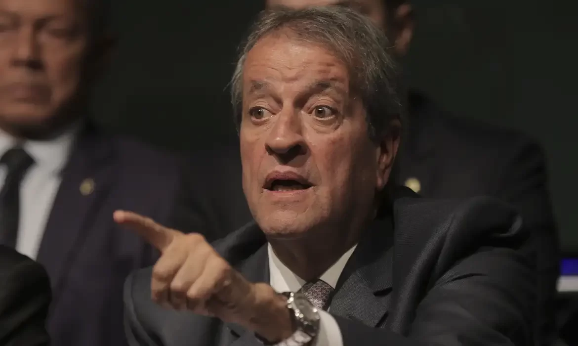 Valdemar Costa Neto afirma discordar de Bolsonaro sobre fraude nas urnas