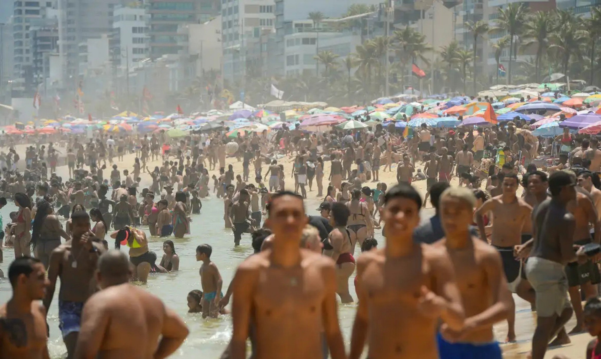 ONDA DE CALOR: Saiba o motivo para a sensação térmica atingir 62,3°C no Rio de Janeiro