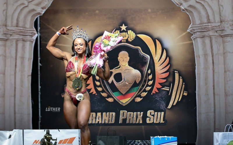 CampeÃ£ overall categoria Womanâ€™s bodybuilding, Camila Ferreira
