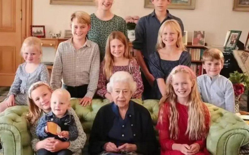 Foto da Rainha Elizabeth II com os netos | abc+