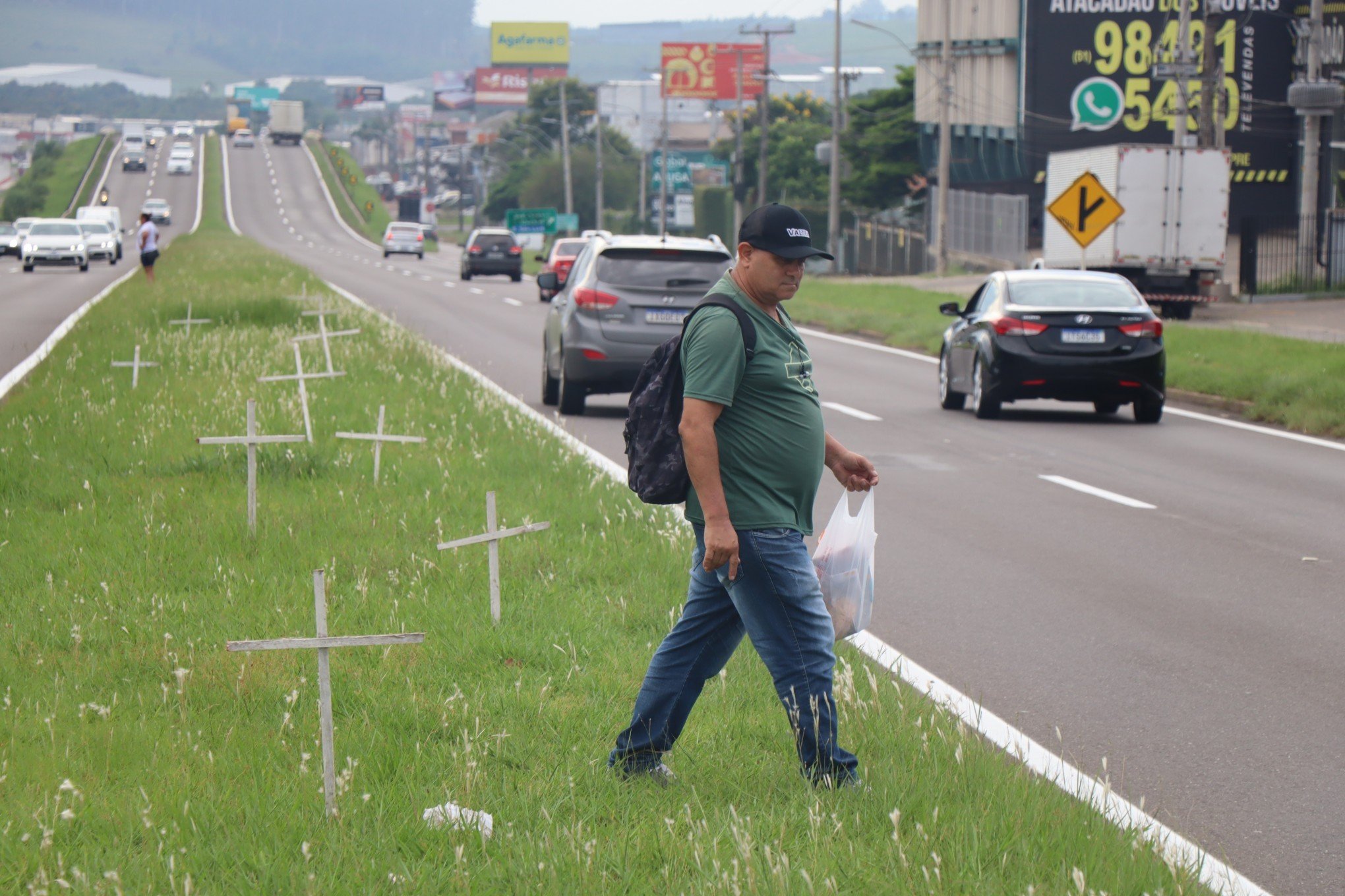 Moradores e autoridades cobram solução para mortes na RS-239; "Essa rodovia é violenta", diz pedestre