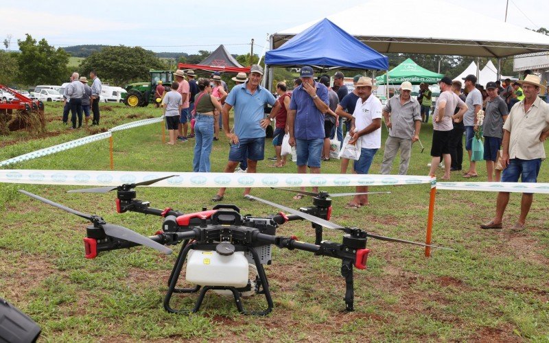 Drones chamam atenção de pequenos agricultores em feira no interior do RS | abc+