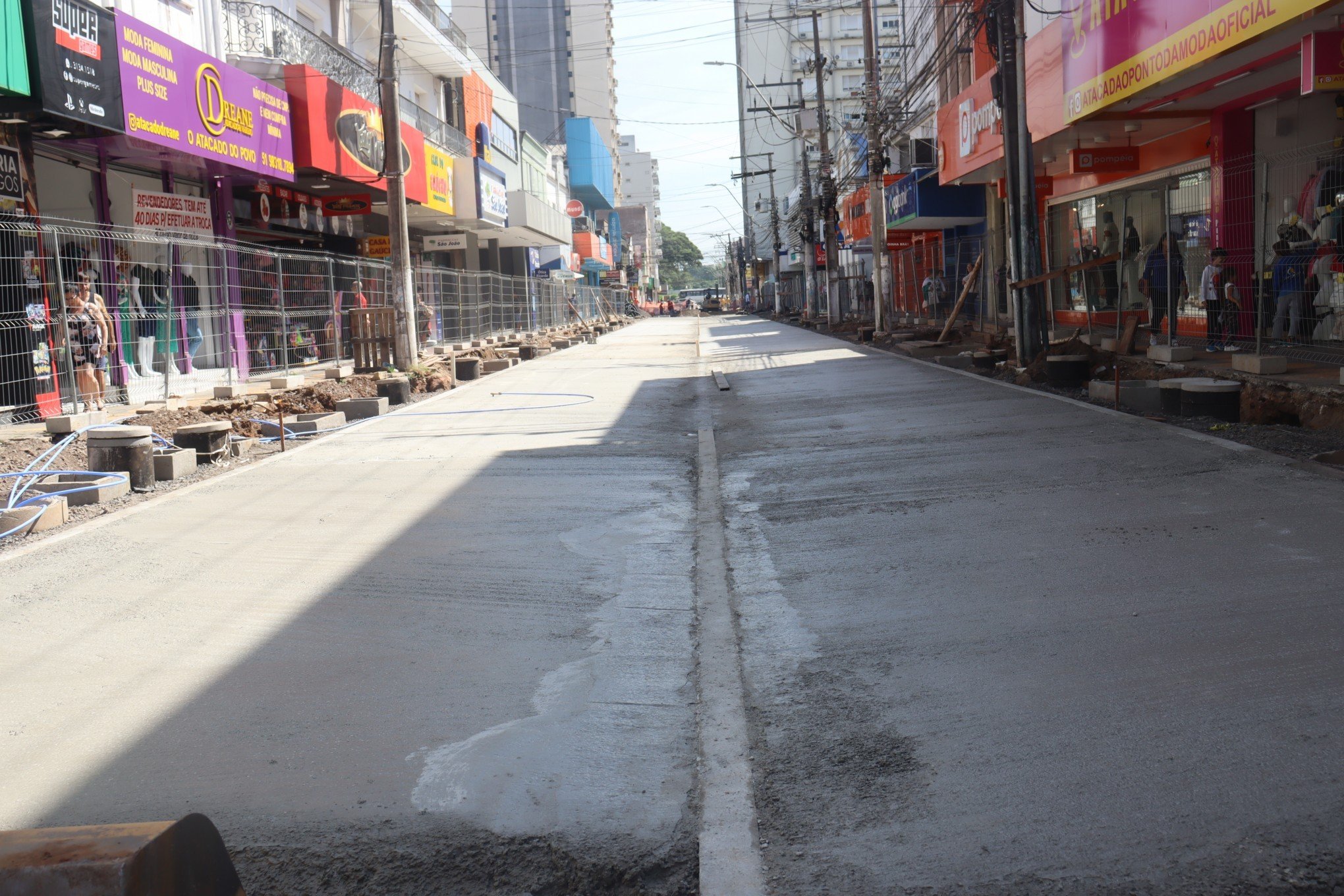 Andamento da obra na segunda quadra Rua IndependÃªncia - 18.03