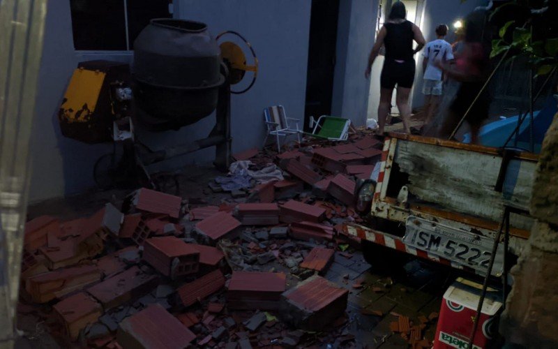 Temporal causou estragos em residências de Taquara | abc+