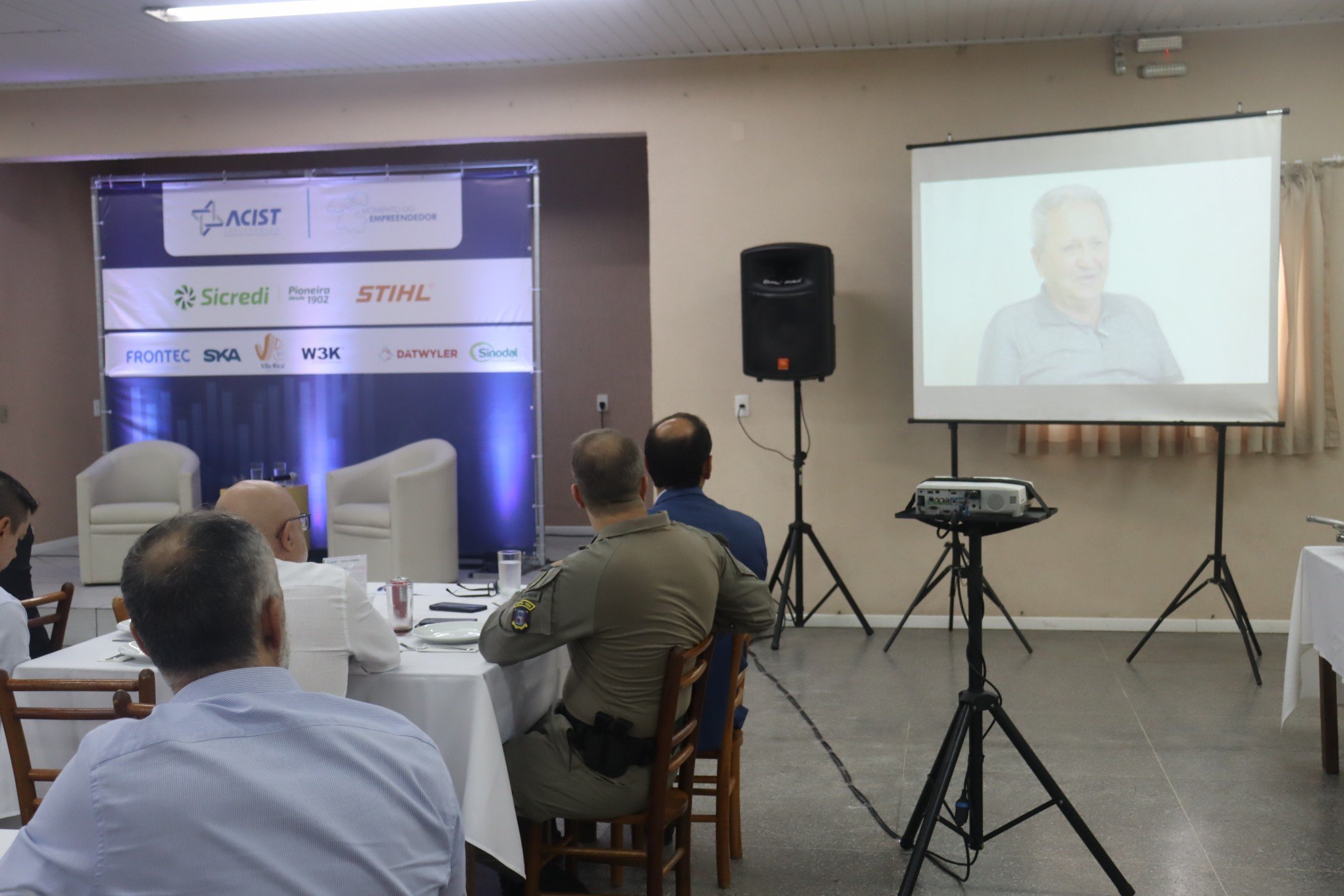 Primeiro Momento do Empreendedor da Acist em 2024 - homenagem ao ex-presidente