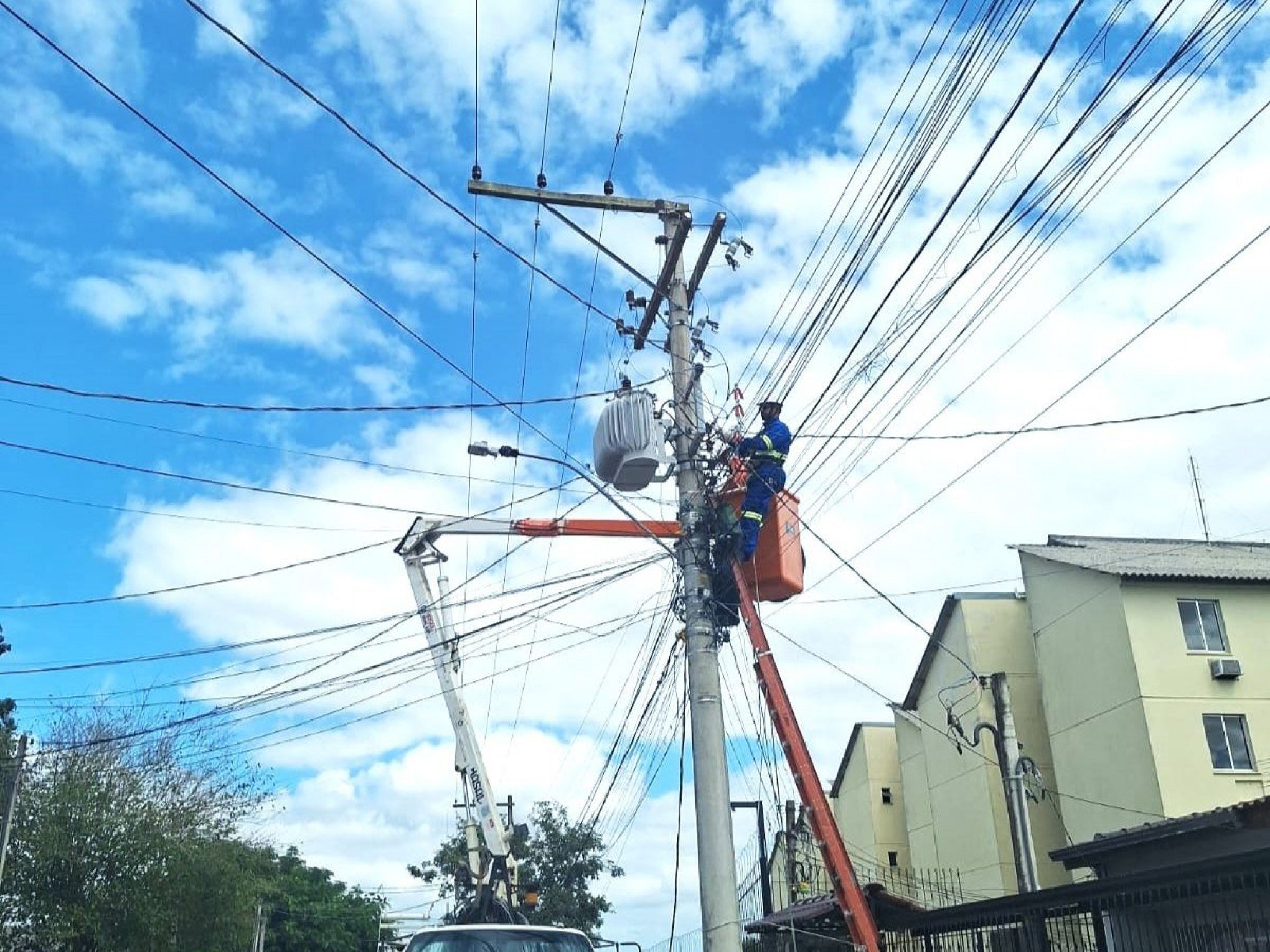 TEMPESTADE: Cai para 52,5 mil pontos sem energia elétrica no RS