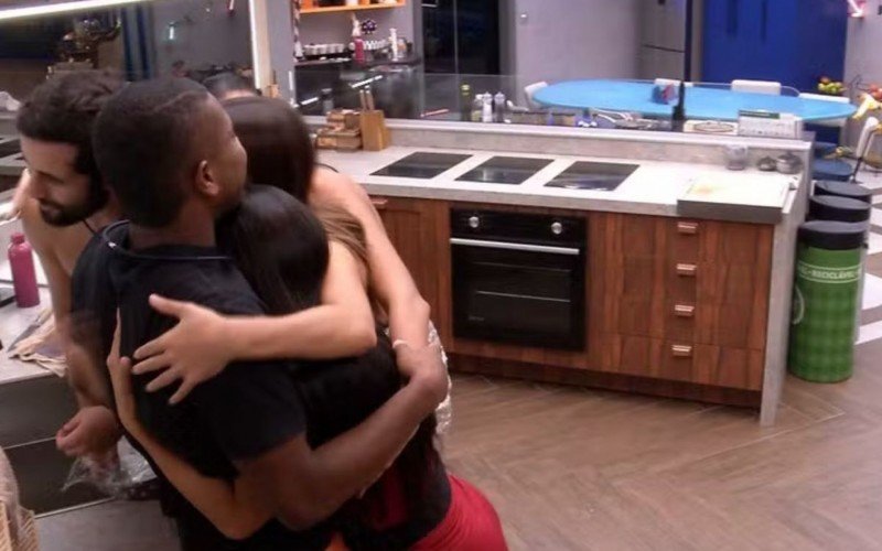 Davi e Matteus estão no paredão enquanto Isabelle, Beatriz e Alane confortam os brothers | abc+
