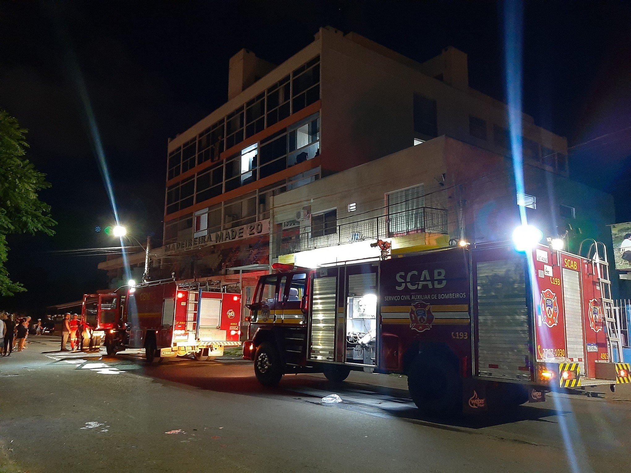 Incêndio em edifício no Centro de Sapiranga teria começado em churrasqueira