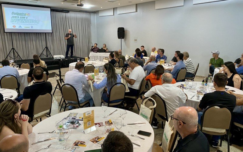 Presidente do Sulpetro, João Carlos Dal’Aqua, falou na abertura do encontro regional realizado em Novo Hamburgo | abc+