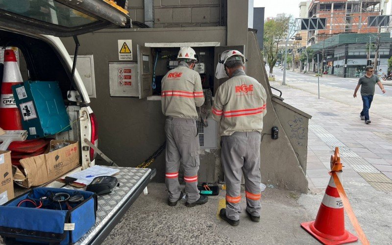 Empresa reforça os riscos do desvio de energia