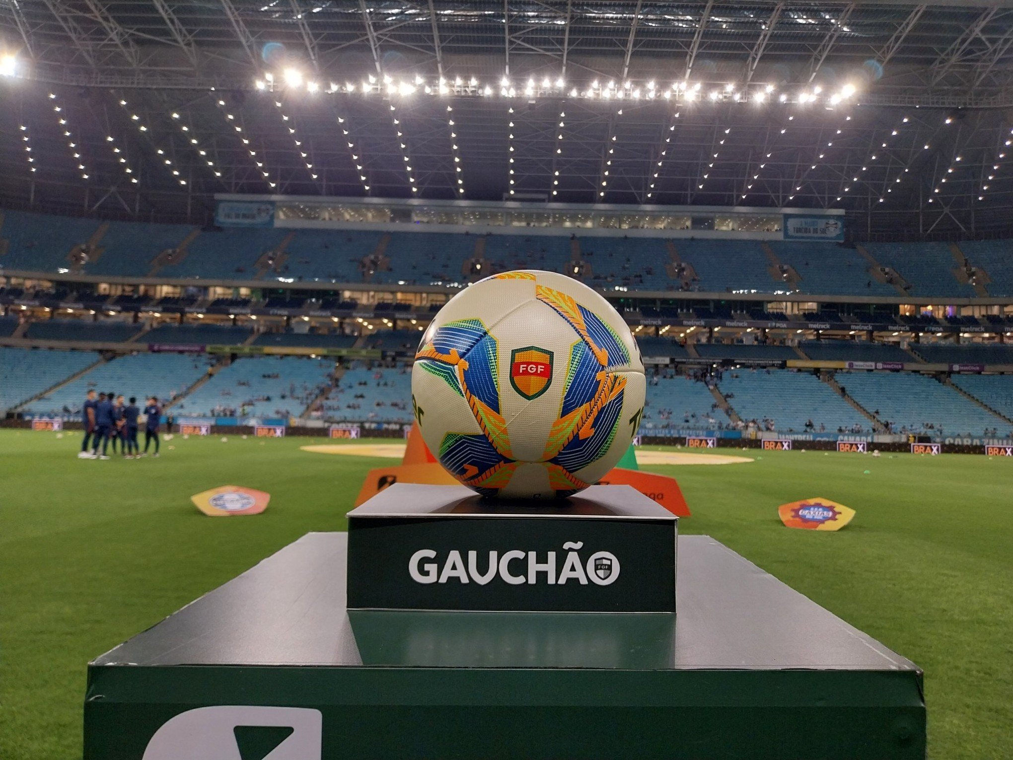 Grêmio e Caxias disputam a última vaga na final do Gauchão; veja as escalações
