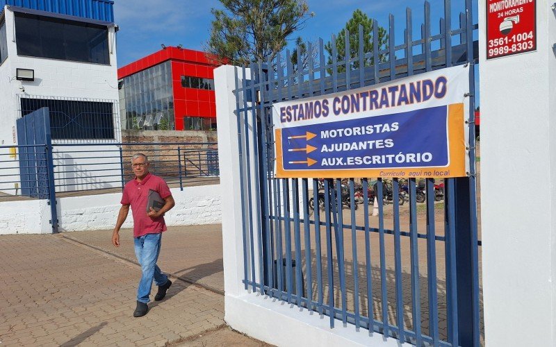 Mesmo empregado, o caminhoneiro Severiano Fernandes Soares viu oportunidade de trabalhar mais perto de casa | abc+