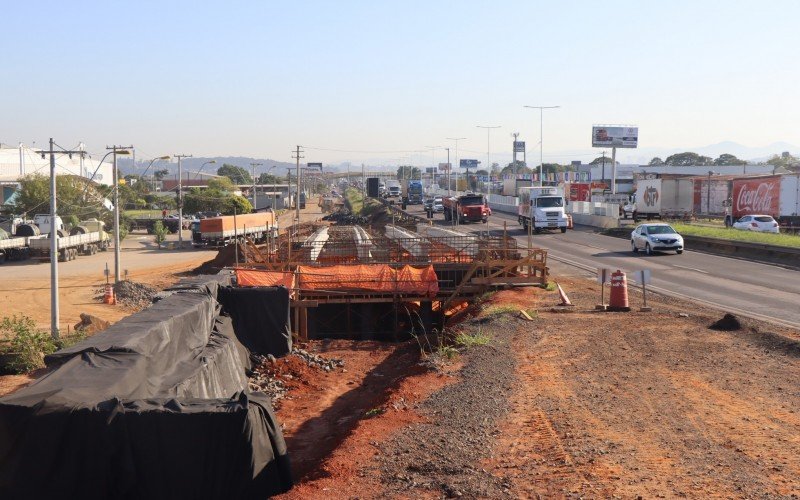 Construção de rampa de acesso a nova ponte sobre o Rio do Sinos avançou | abc+