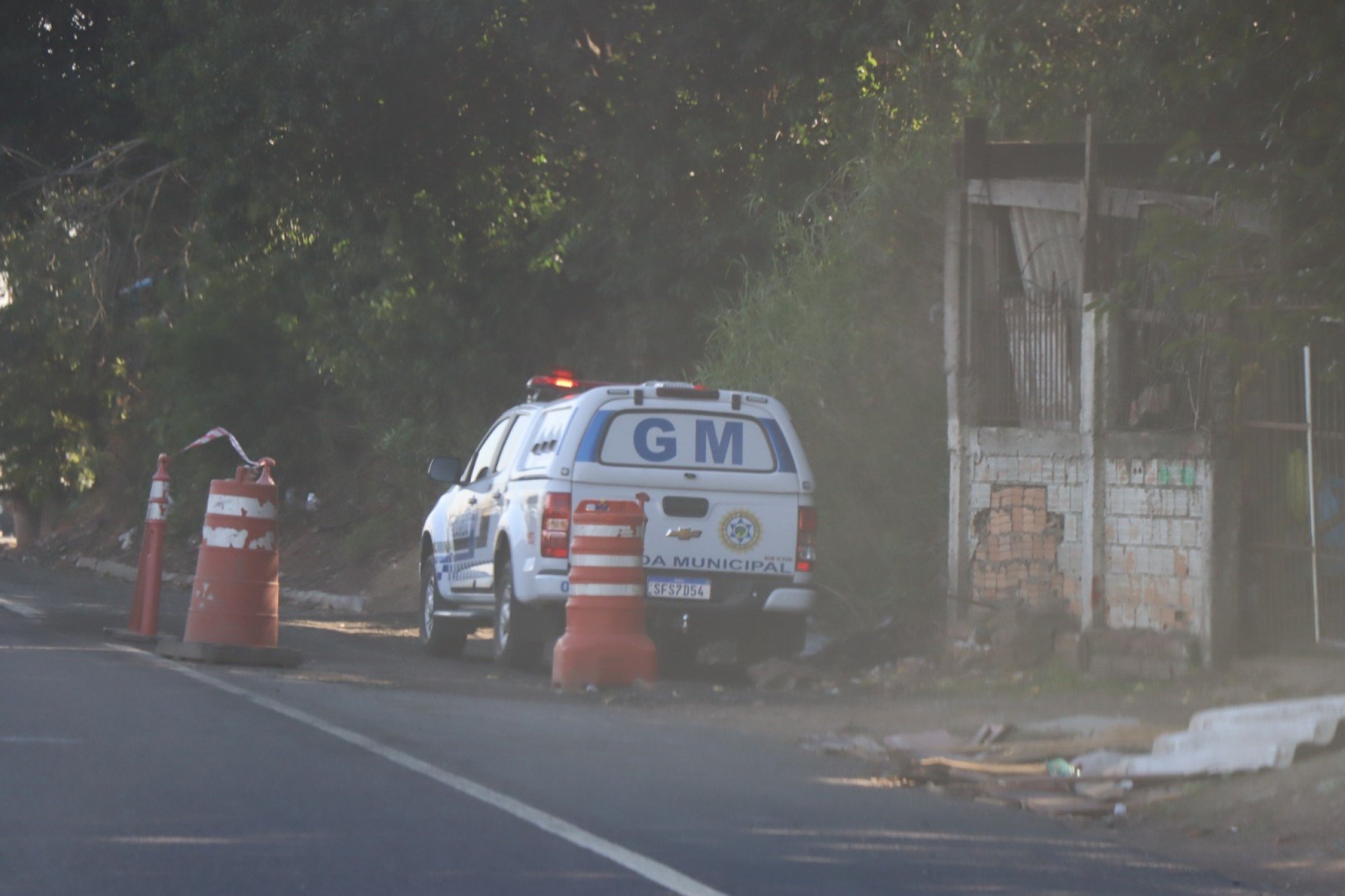 BR-116: Guarda Municipal faz rondas para tentar inibir acúmulo de lixo às margens da rodovia