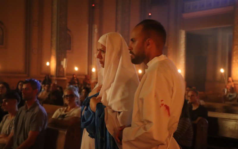 EncenaÃ§Ã£o da Via Sacra na Catedral de Novo Hamburgo