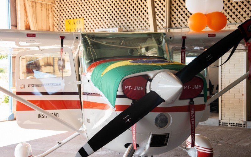 Presidente do Aeroclube que comprou aviÃ£o Cessna em 1974 foi homenageado nos 50 anos da chegada da aeronave a Novo Hamburgo