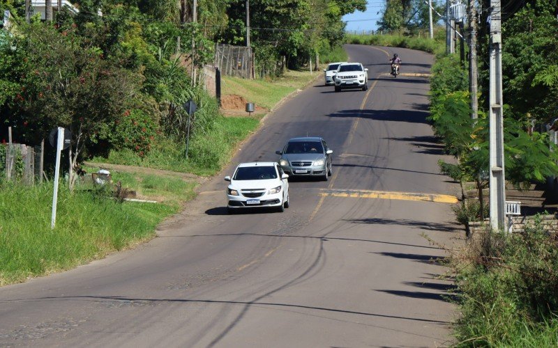 Rua Otávio Juventil da Rosa, usada como desvio do pedágio de Portão, ainda tem intenso movimento | abc+