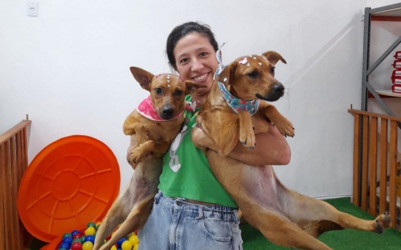 Patrícia tem 40 anos e resgata animais desde os oito