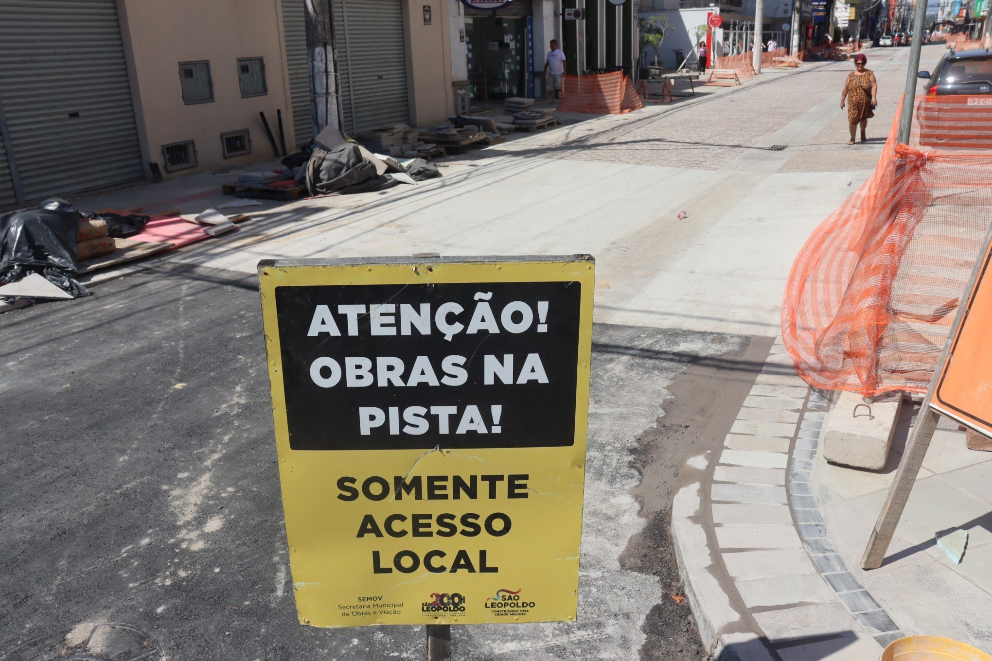 TrÃ¢nsito estÃ¡ liberado somente para moradores e lojistas