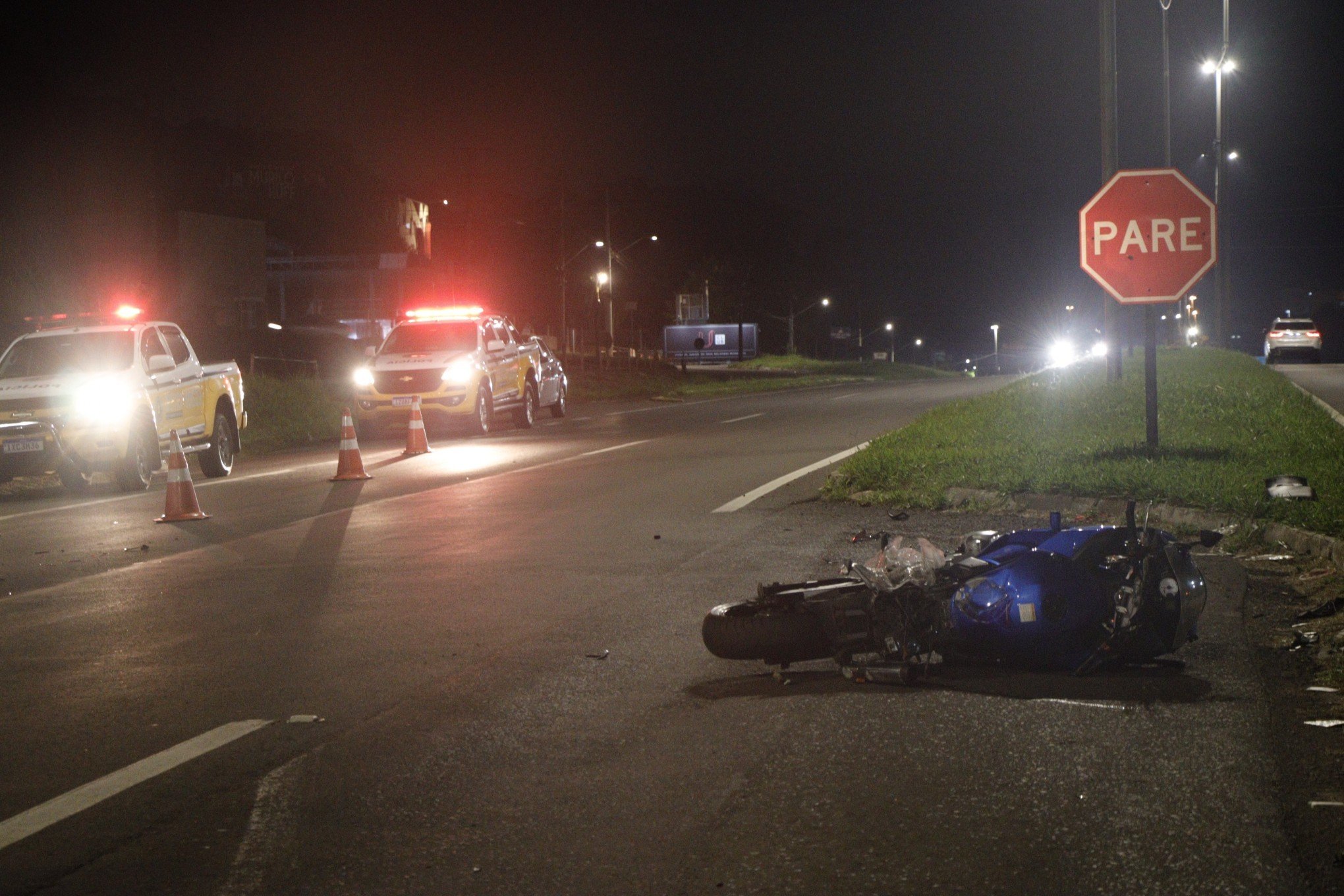 Identificado motociclista que morreu após colisão com caminhão na RS-239, em Novo Hamburgo