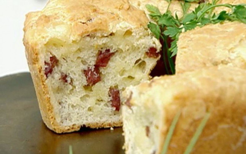 Aprenda a fazer o Bolo de pão de queijo da Ana Maria Braga | abc+