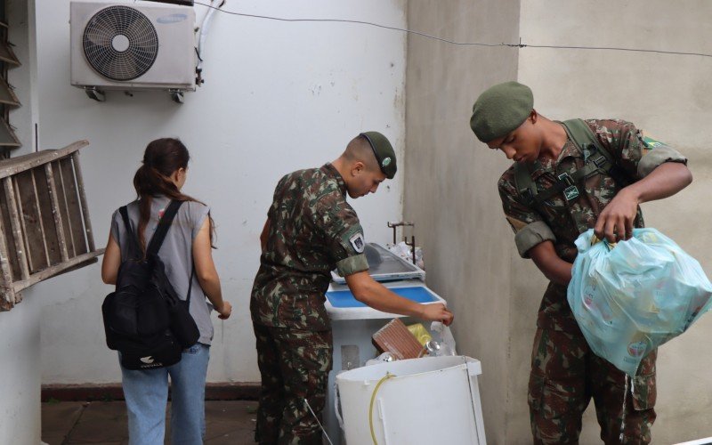 Militares auxiliam equipes do Projeto de PrevenÃ§Ã£o e Combate Ã  Dengue