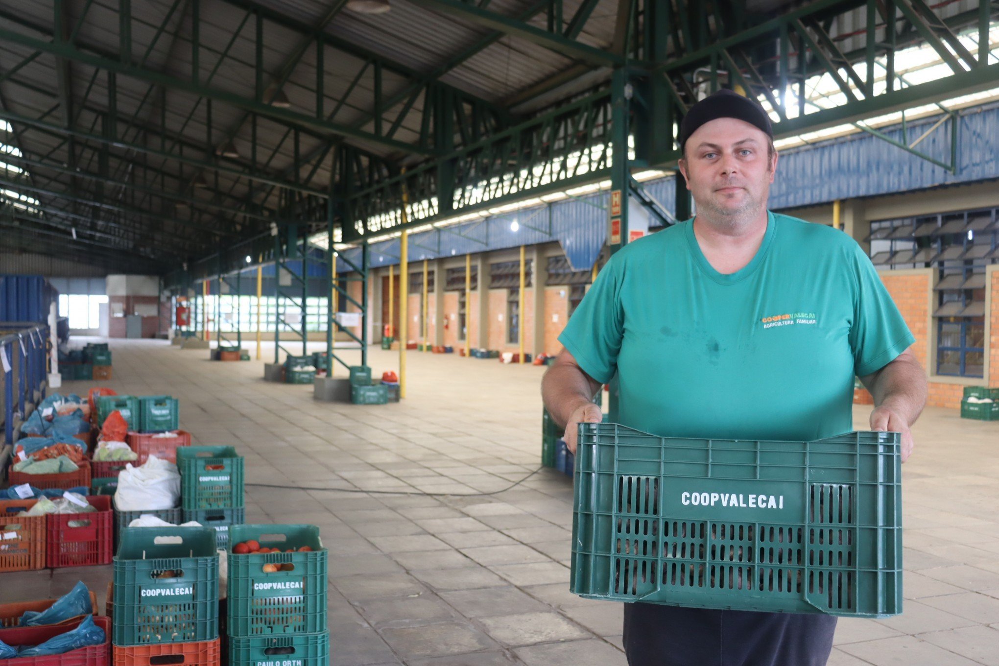 O produtor Paulo Orth foi um dos que entregou alimentos