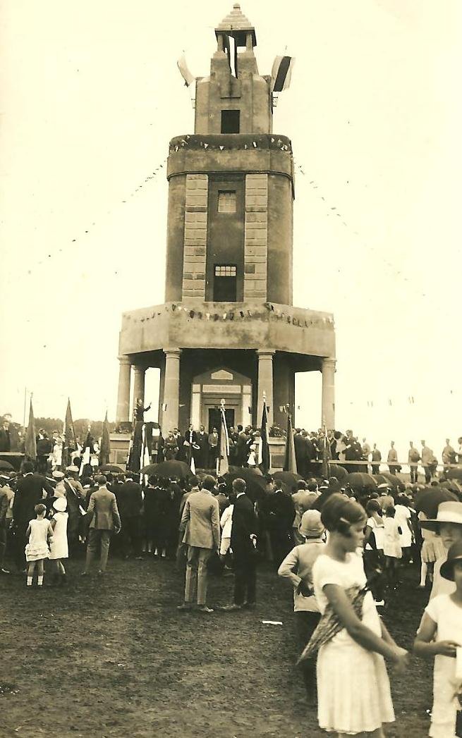 Inauguração do Monumento ao Imigrante, construído no local que marcou o início da colonização do que hoje é a cidade | abc+