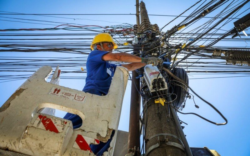 Governo estuda pedir ao Ministério de Minas e Energia que CEEE Equatorial seja investigada por falta de energia elétrica no RS | abc+